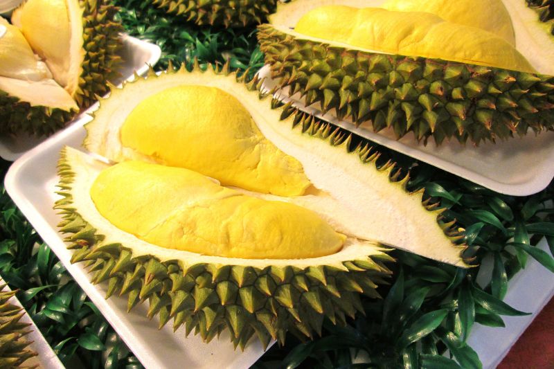 Durian abierto por la mitad